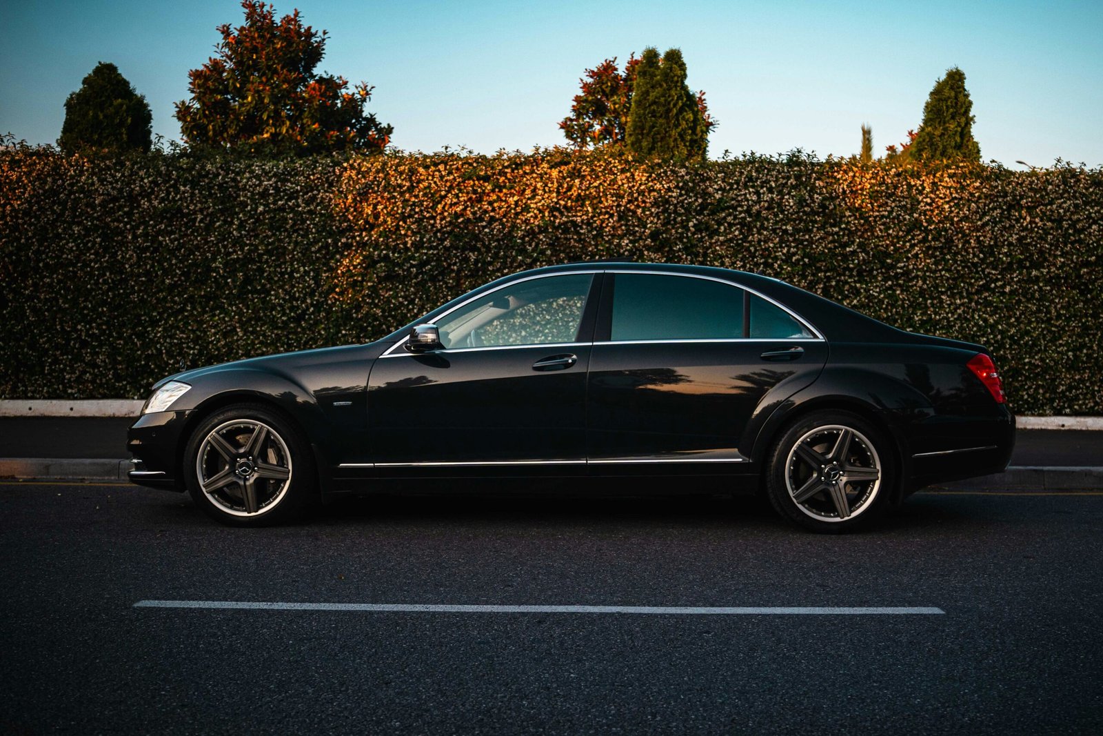 Professional chauffeur providing hourly transportation service